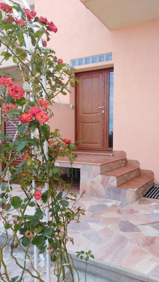 Bed and Breakfast The Roses Garden La Maddalena  Esterno foto