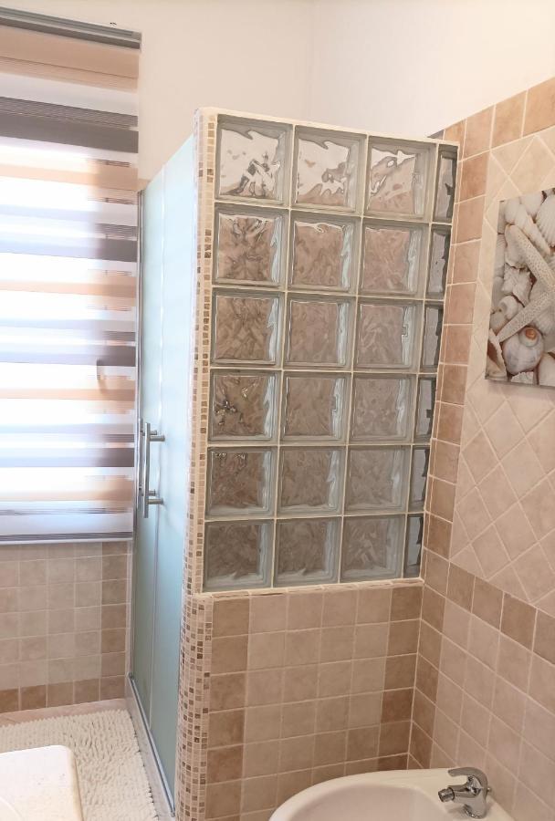 Bed and Breakfast The Roses Garden La Maddalena  Esterno foto
